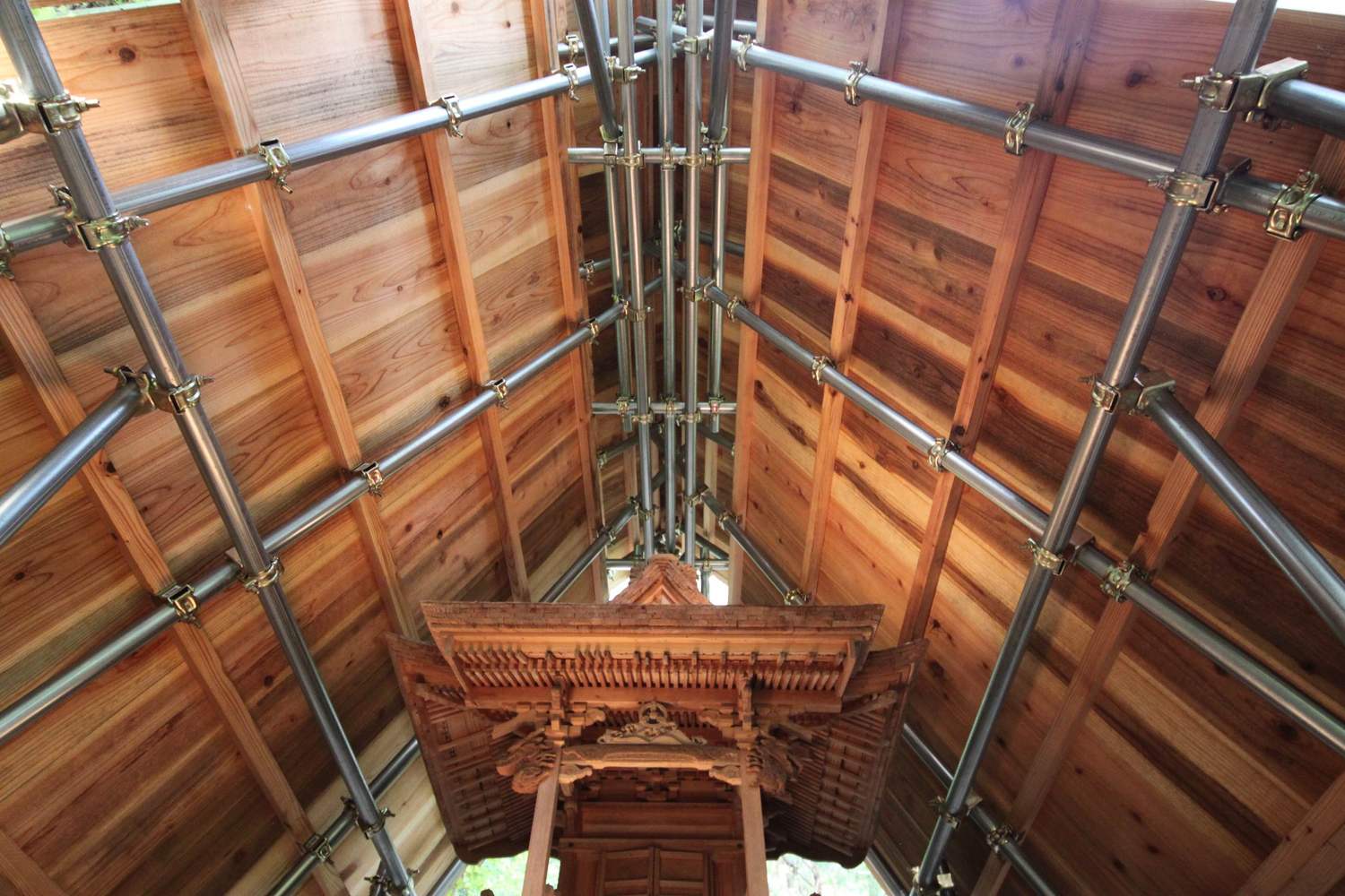 日本便携式神社设计，巧妙解决场地限制-26