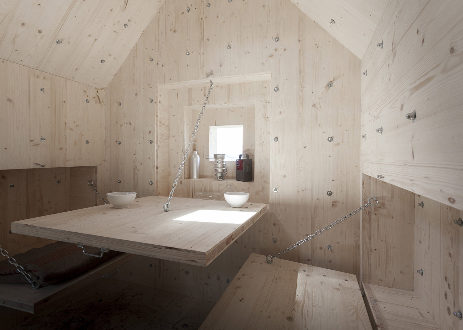 “Antoine”瑞士高山小屋丨BUREAU A-8