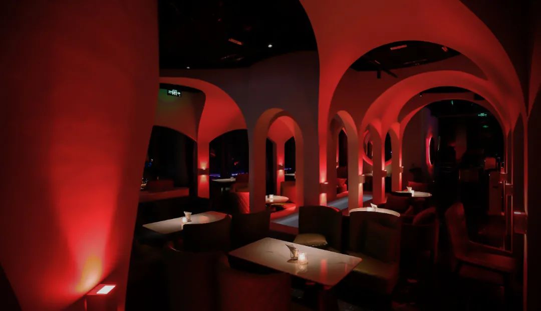 圣洁的韵律｜隐秘绽放的水边酒吧-11