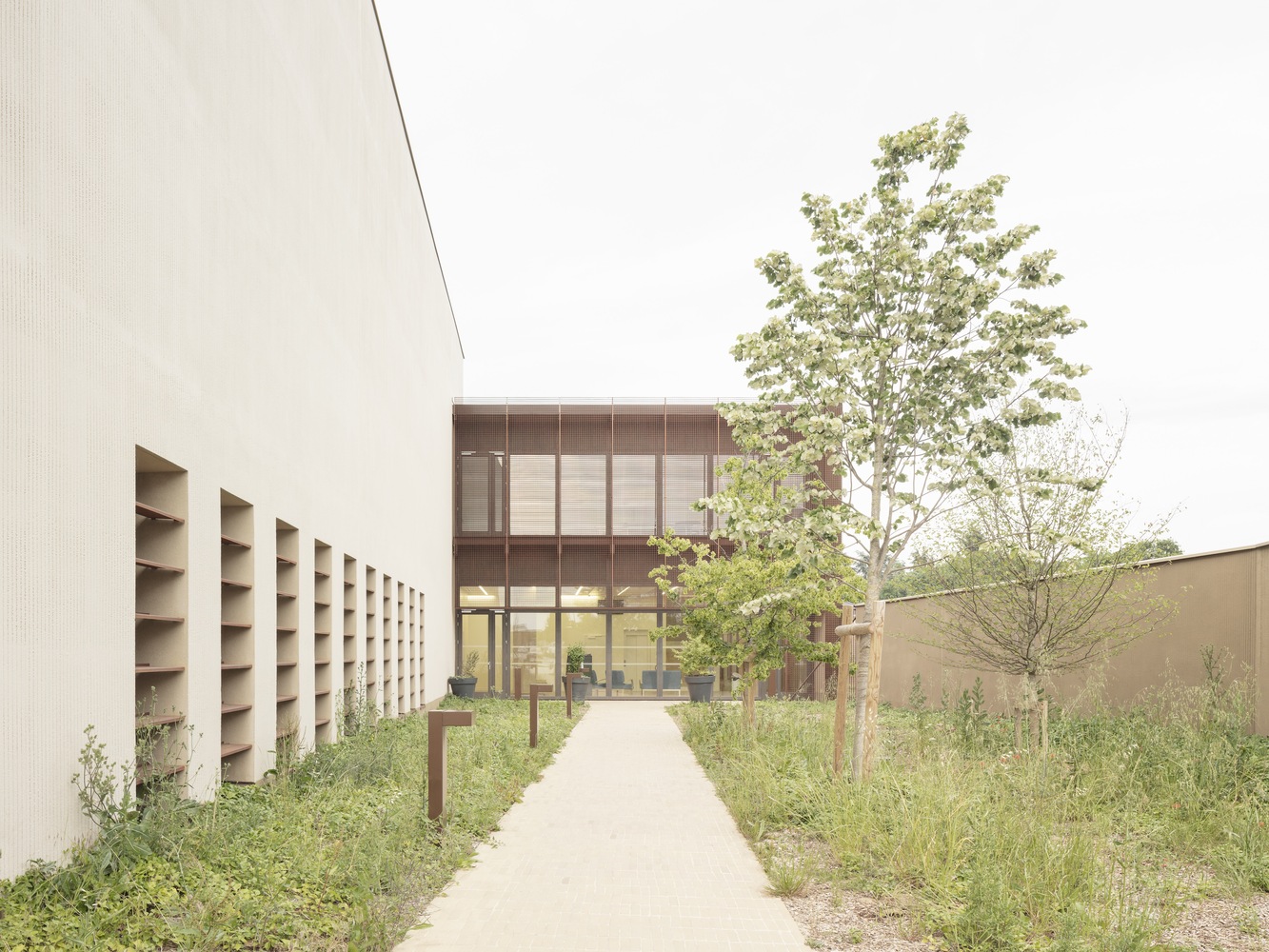 乡城之间的体育中心-15