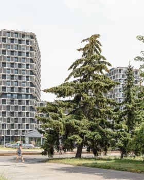 Guthaus 住宅高层建筑丨斯洛伐克布拉迪斯拉发丨AllesWirdGut Architektur