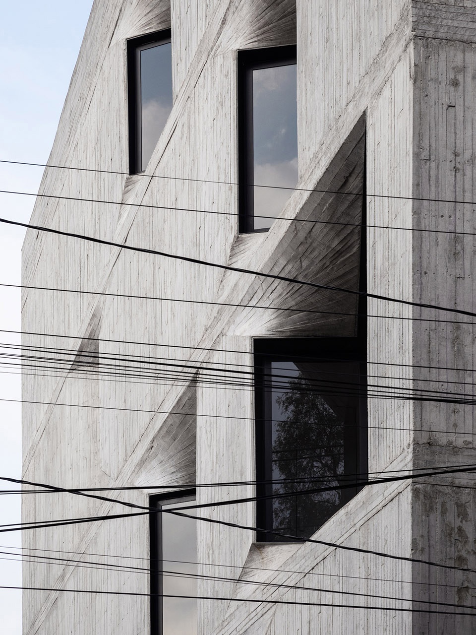 扭转的窗口 | 墨西哥城公寓楼设计-26