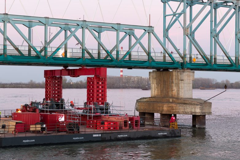 诺维萨德临时桥（博什科·佩罗舍维奇桥）拆除项目-49