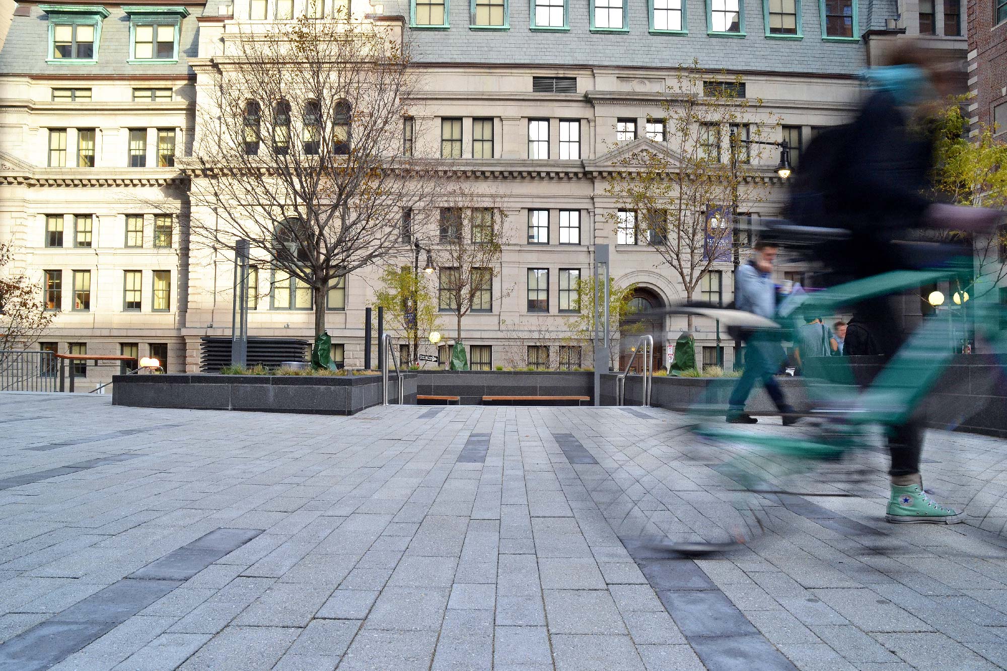 萨福克大学 Roemer Plaza-8