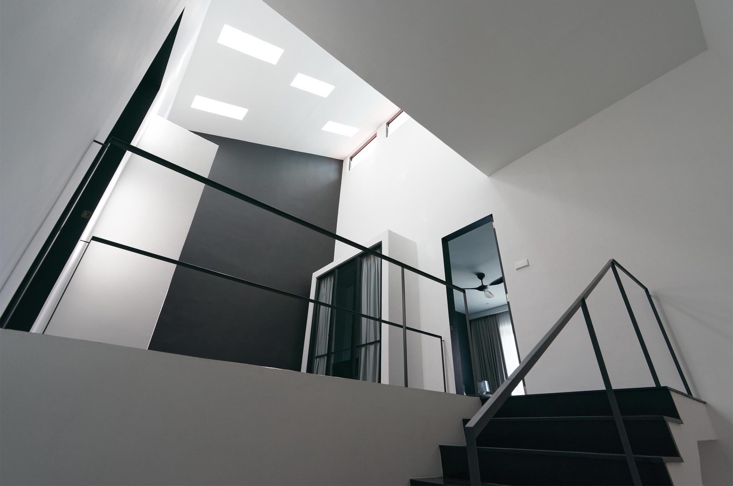 双人住宅中的流动空间与光影游戏-60