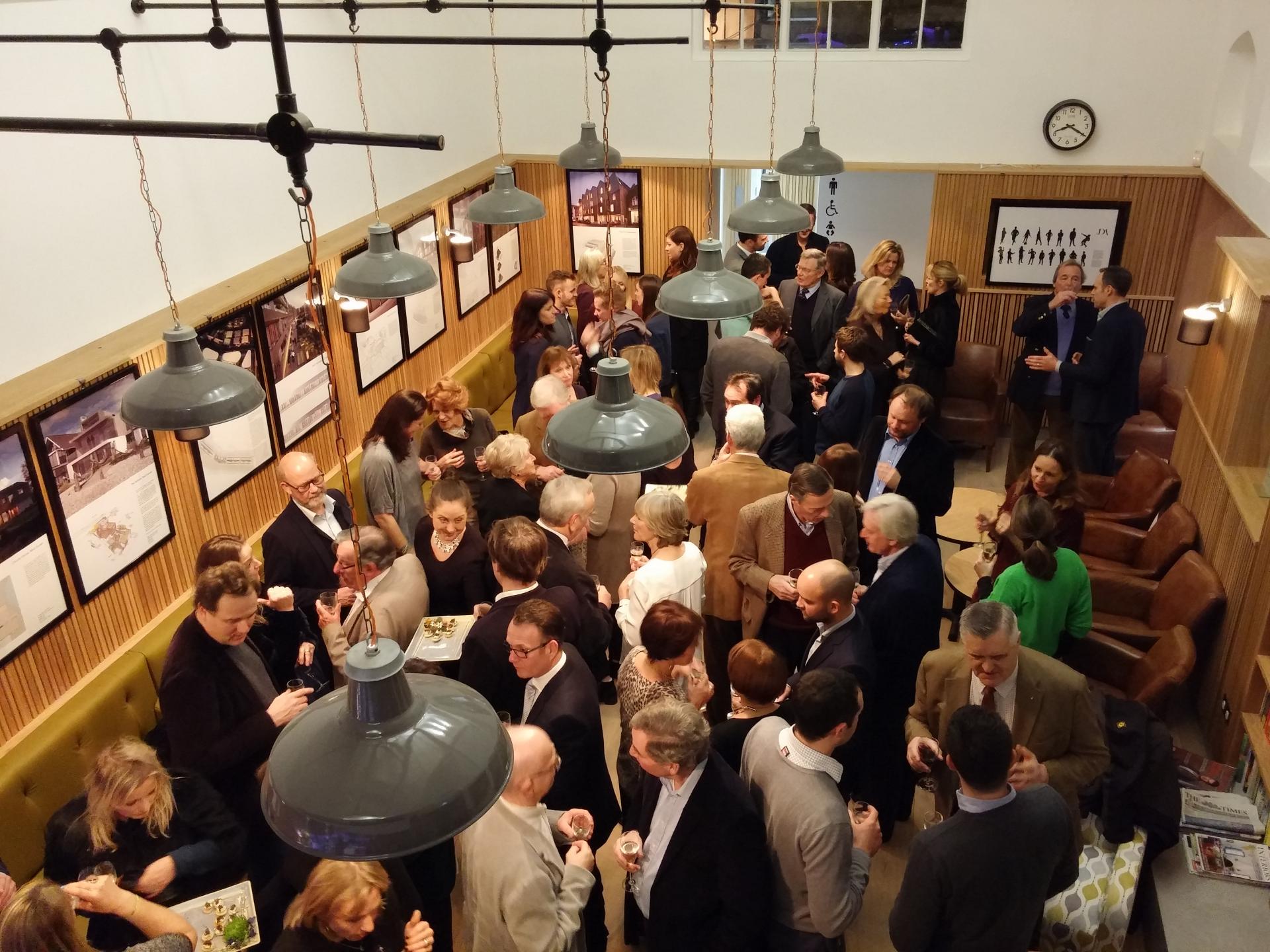 19世纪建筑内的现代电影院设计项目-27