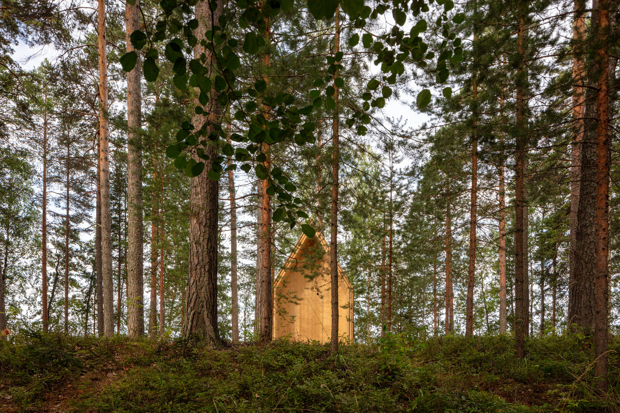 芬兰湖畔禅意小屋-15