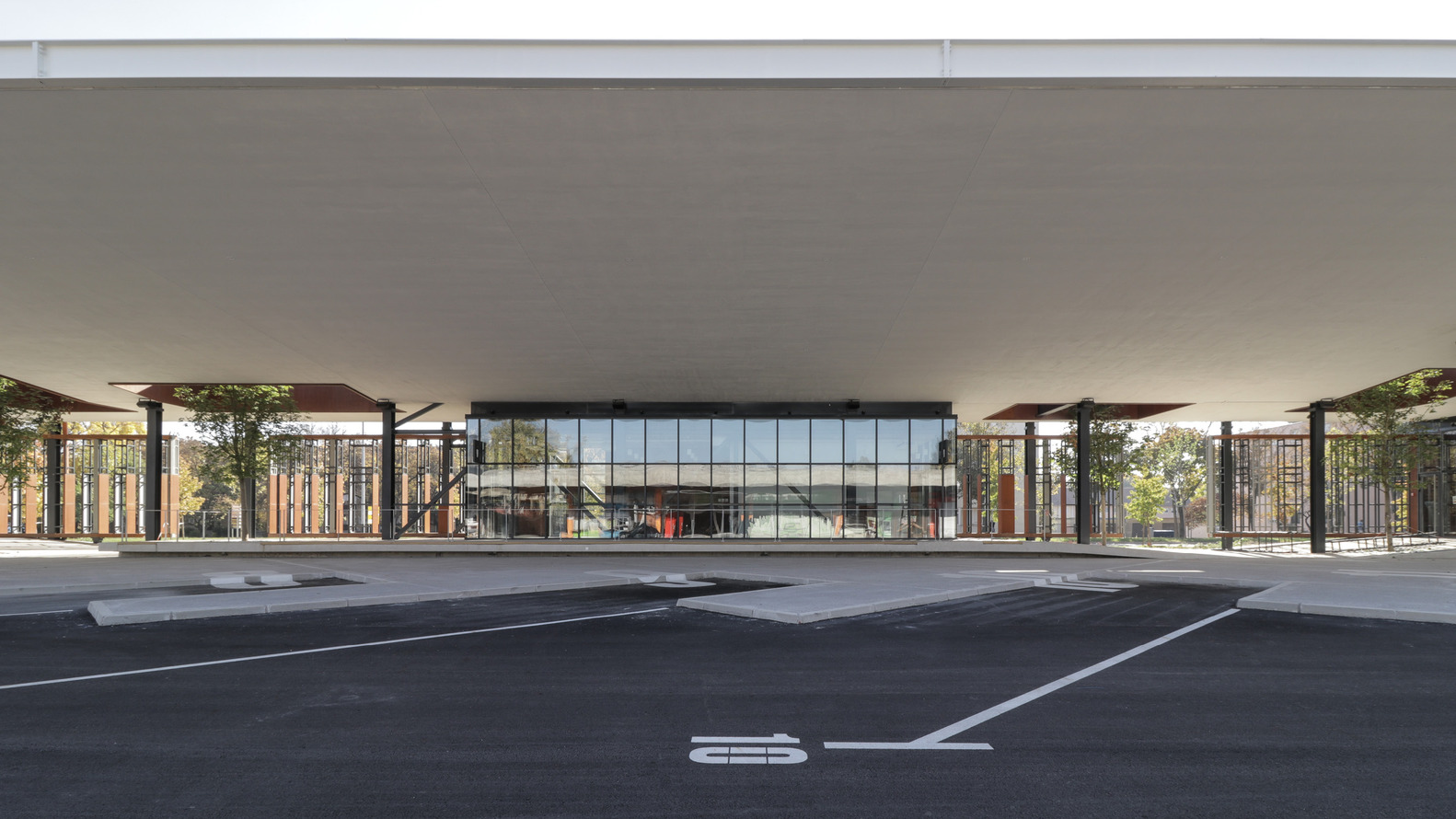 克罗地亚斯拉沃斯基·布罗德位巴士总站丨桑格勒+AVP 建筑师事务所-20