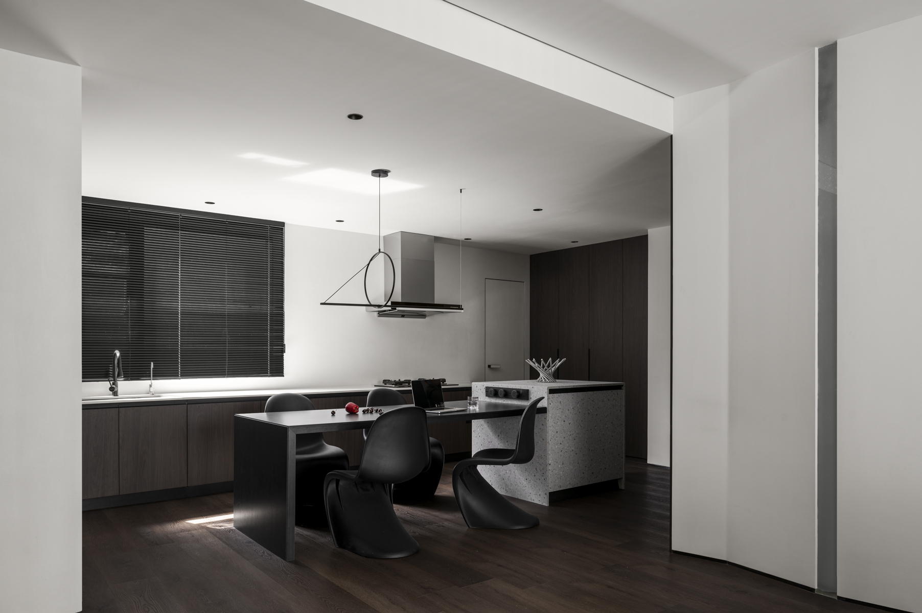 富有质感的暗调家居丨宏福樘-4