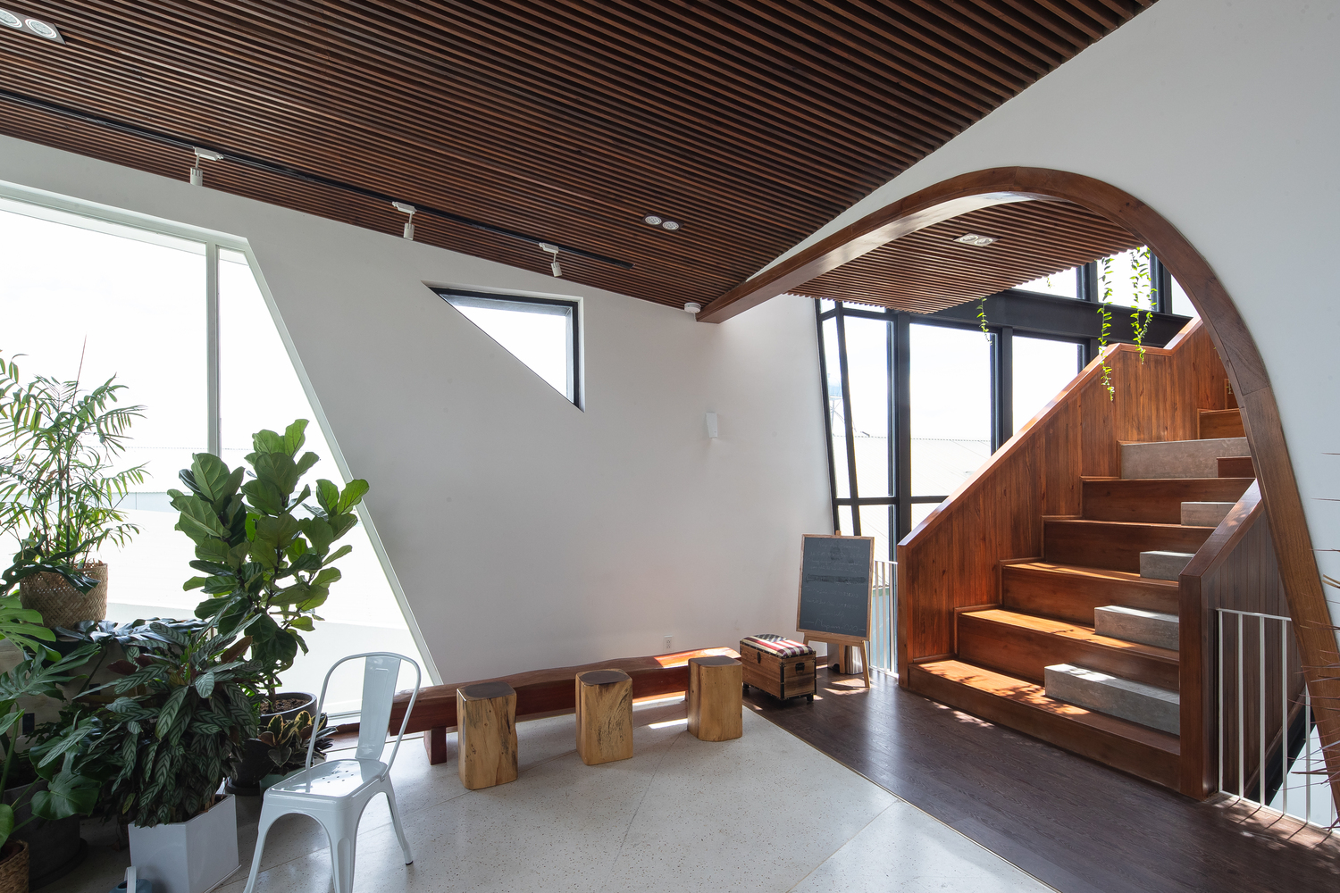 梦幻之地·越南岘港的白钢建筑民宿-59