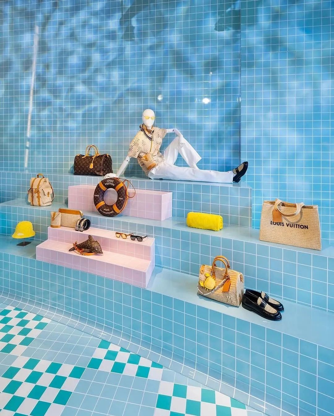 Louis Vuitton 2025年秋冬男装预演泳池派对丨美国迈阿密-2