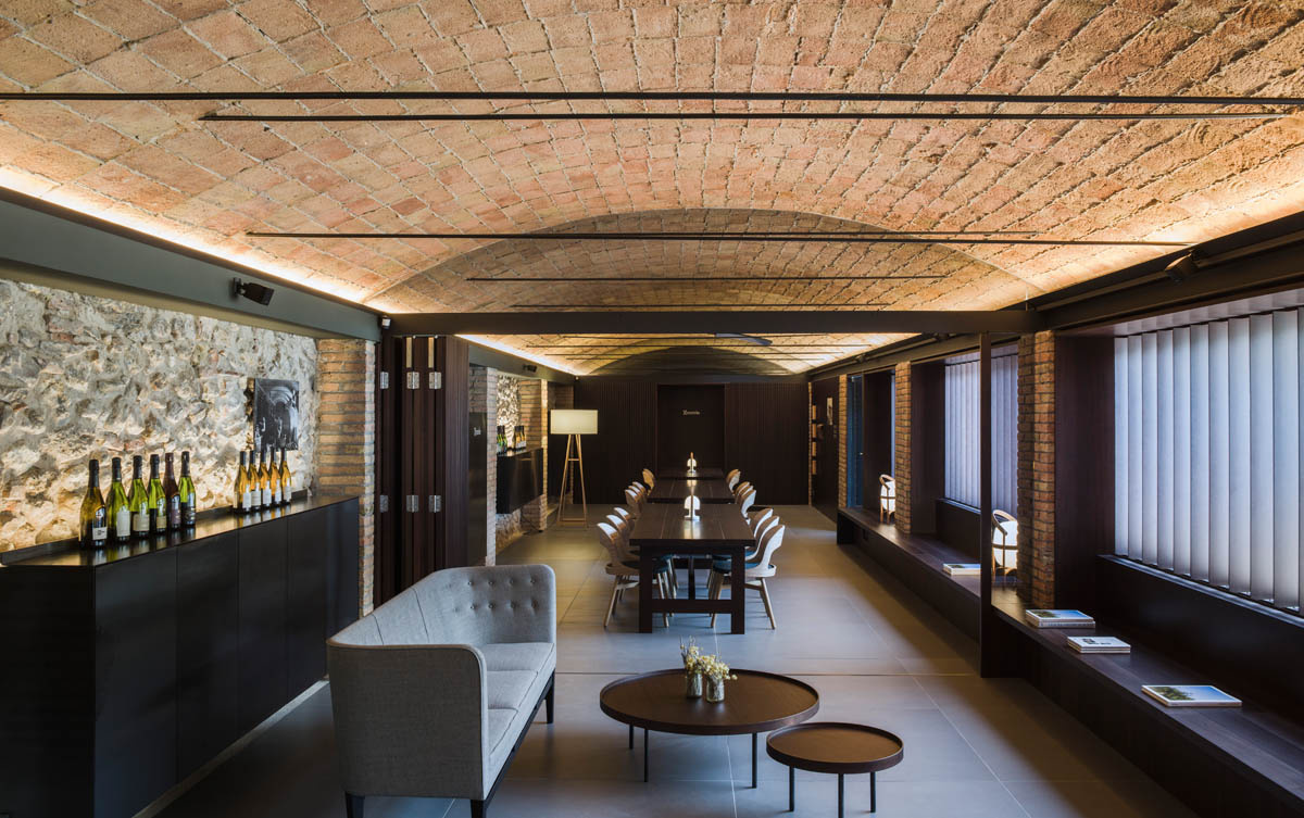 06 10 RECAREDO TASTING AREA-27