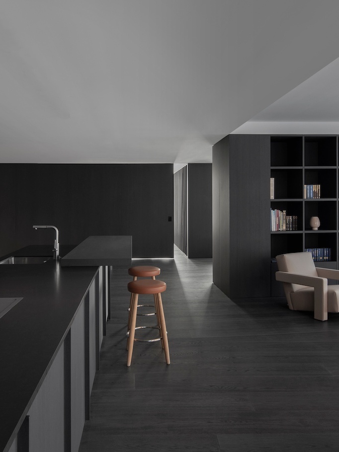 150m²深色极简风-3