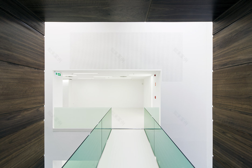 匈牙利创新隐形眼镜中心——现代工业与艺术的完美融合-50