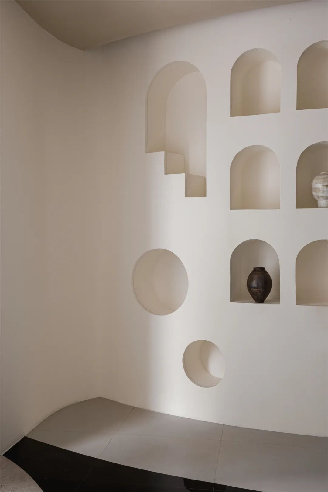 Miss Vintage 奢侈品集合店丨中国重庆丨岭众联合田艾灵设计-44