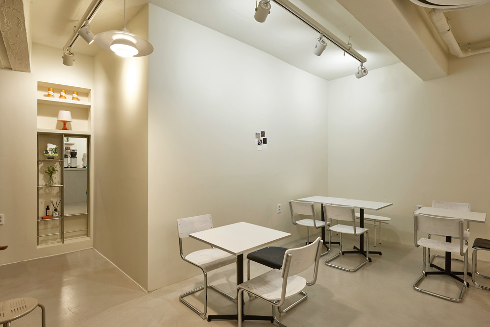 色彩丰富的咖啡厅设计-8