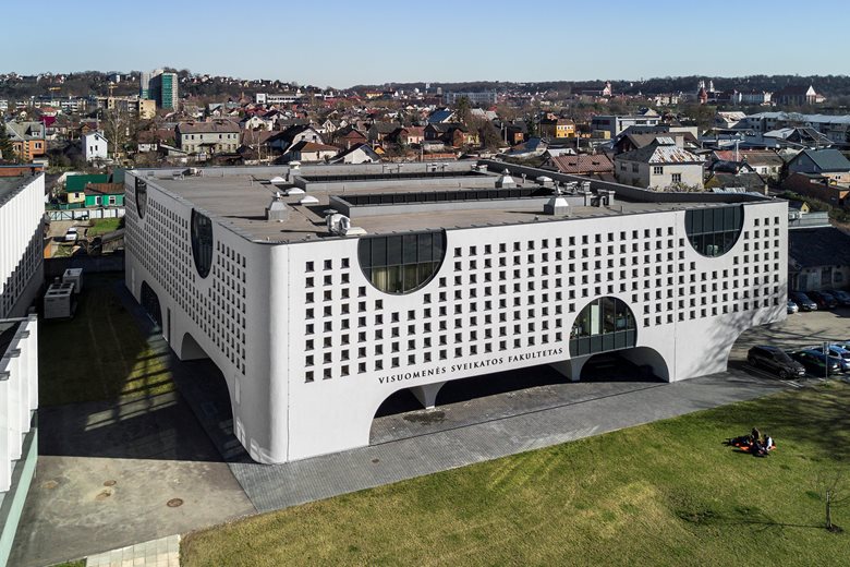 有序的开口有机的装饰有趣的游戏学校设计丨戈者设计-21