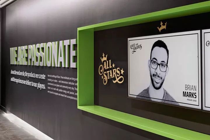 波士顿 DraftKings 梦幻体育博彩总部,活力四溢的现代办公空间-17