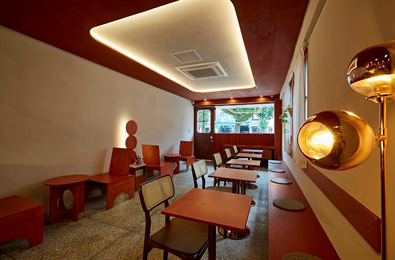 16 平高级感红色木质甜品店设计-4