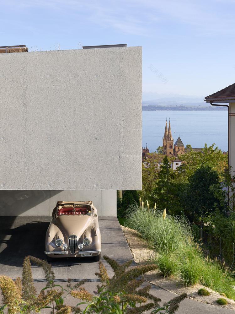 瑞士纳沙泰尔 SAH 别墅 | 紧凑空间中的光影游戏-11