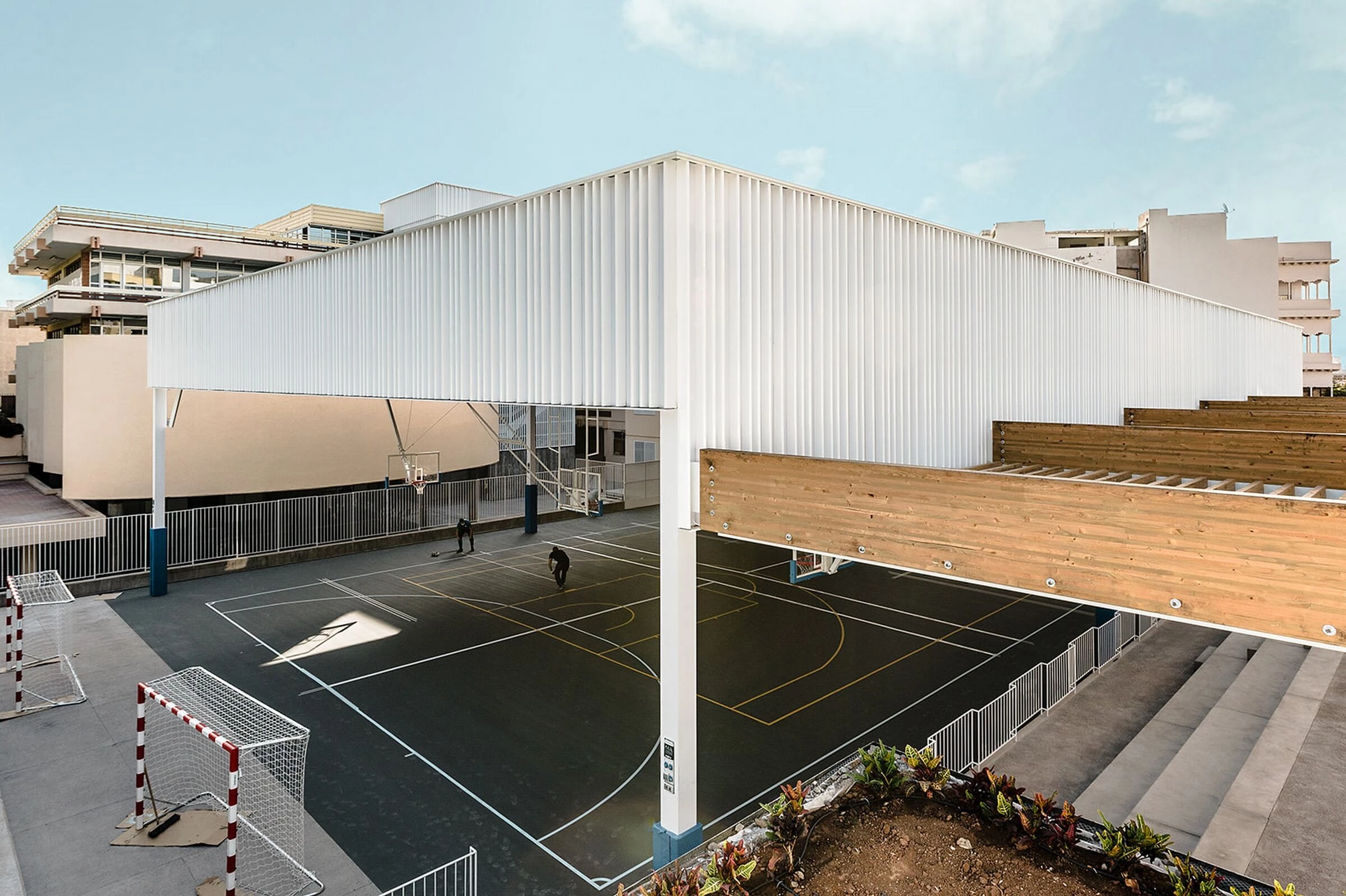 西班牙英语学校的体育运动丨西班牙丨Equipo Olivares Arquitectos-14