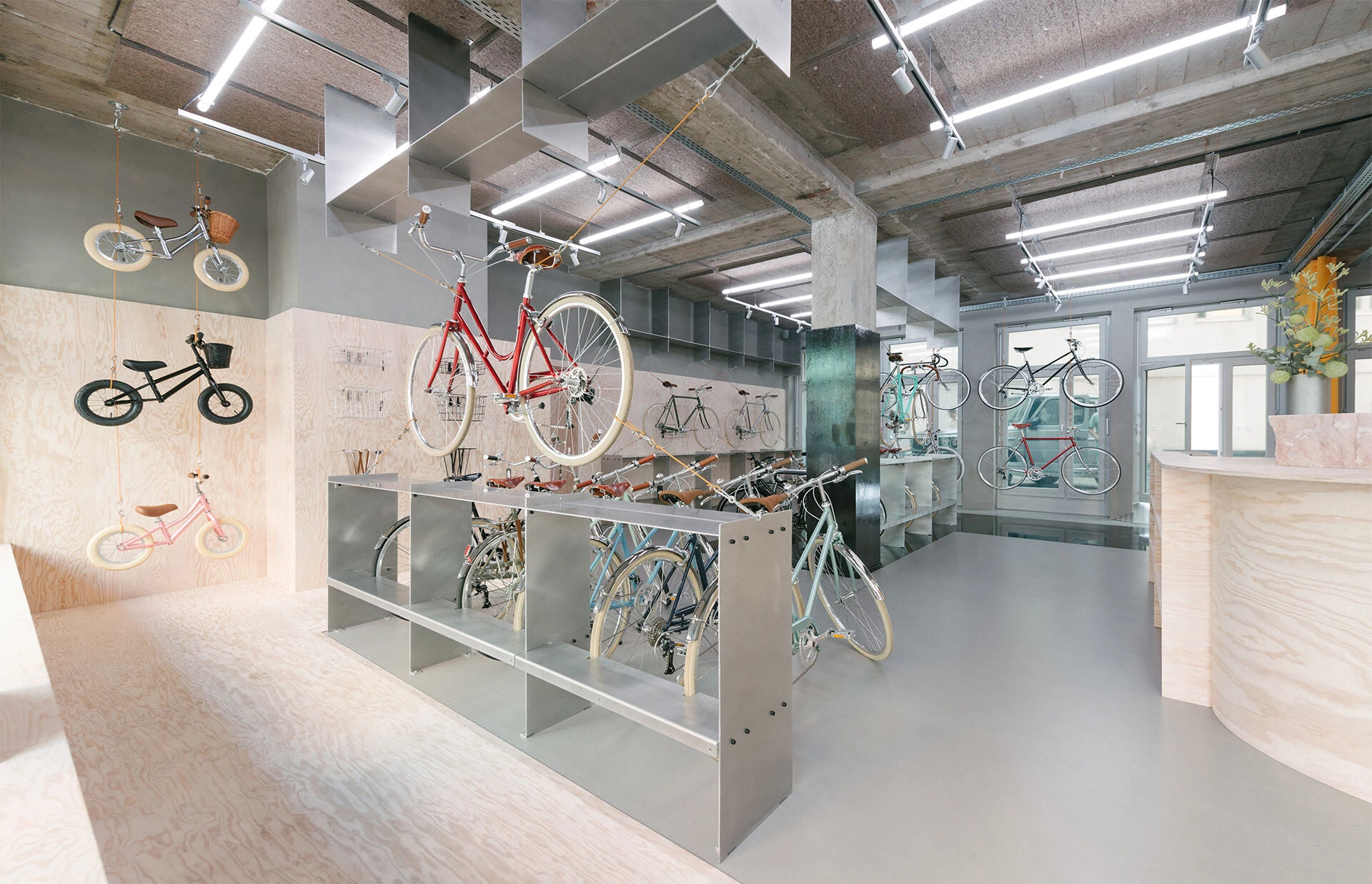 瑞士自行车品牌 Siech 旗舰店设计丨瑞士苏黎世丨Spacon & X-15