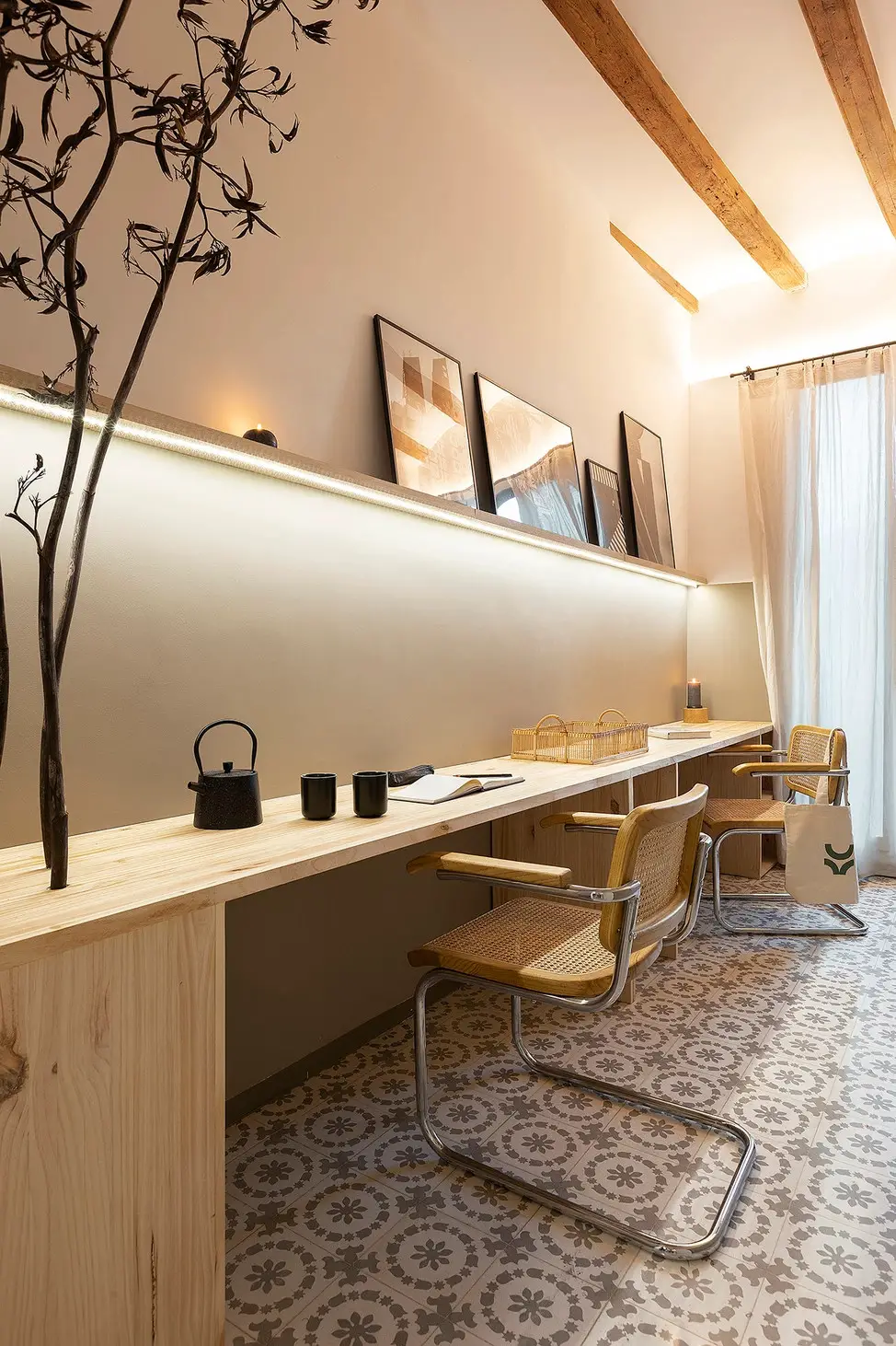 巴塞罗那日式山脉灵感公寓设计-14