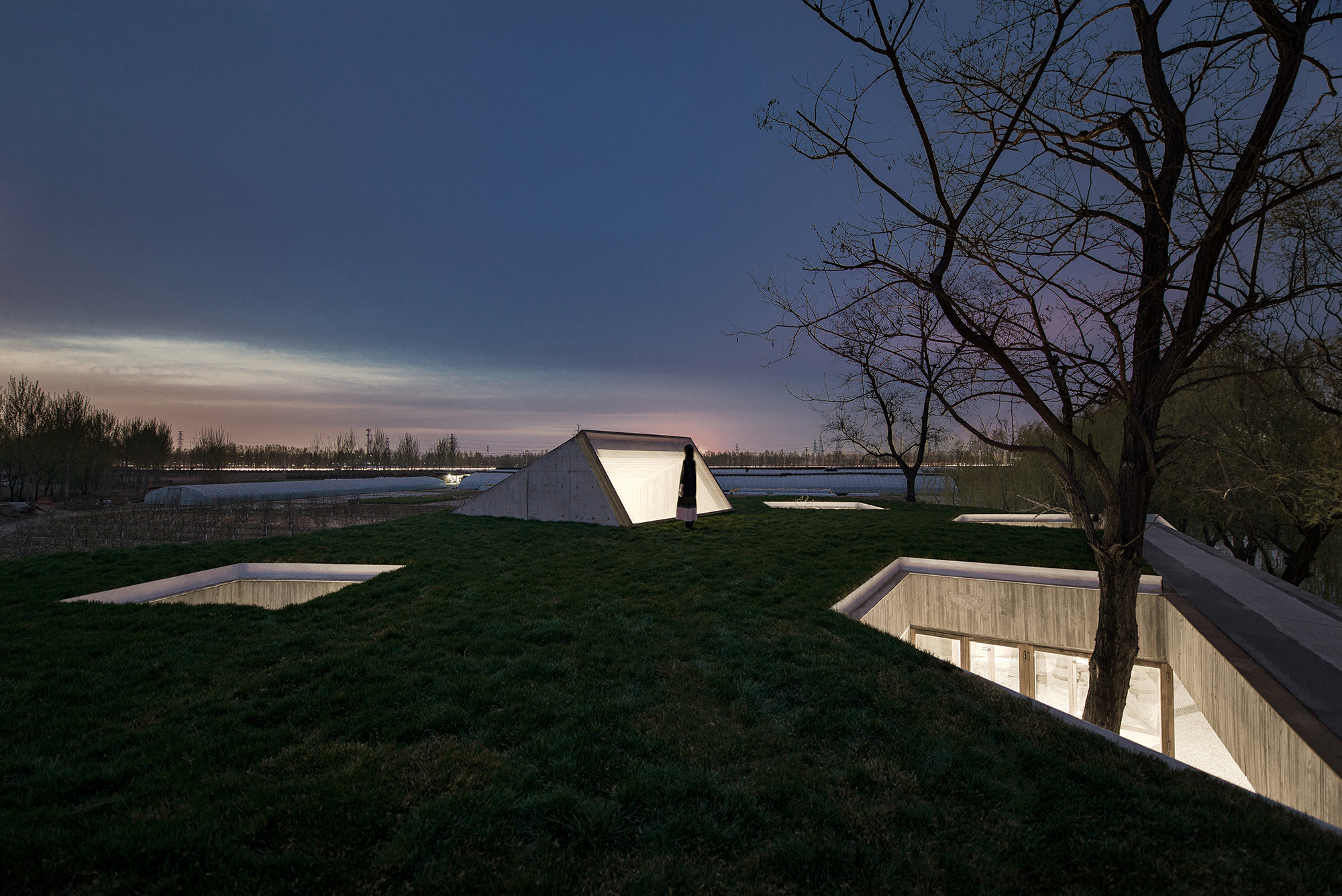 Waterside Buddist Shrine / ARCHSTUDIO-43