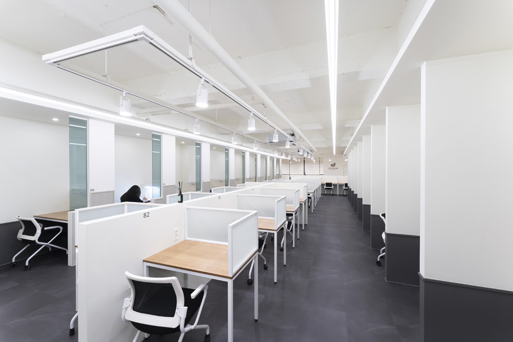 简约白调 | 80 平米咖啡厅的室内设计魅力-5