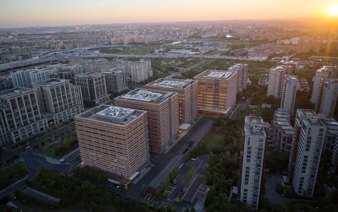 上海现代汽车服务产业集聚区尚鸿商务中心丨中国上海丨致正建筑工作室等多家机构-0