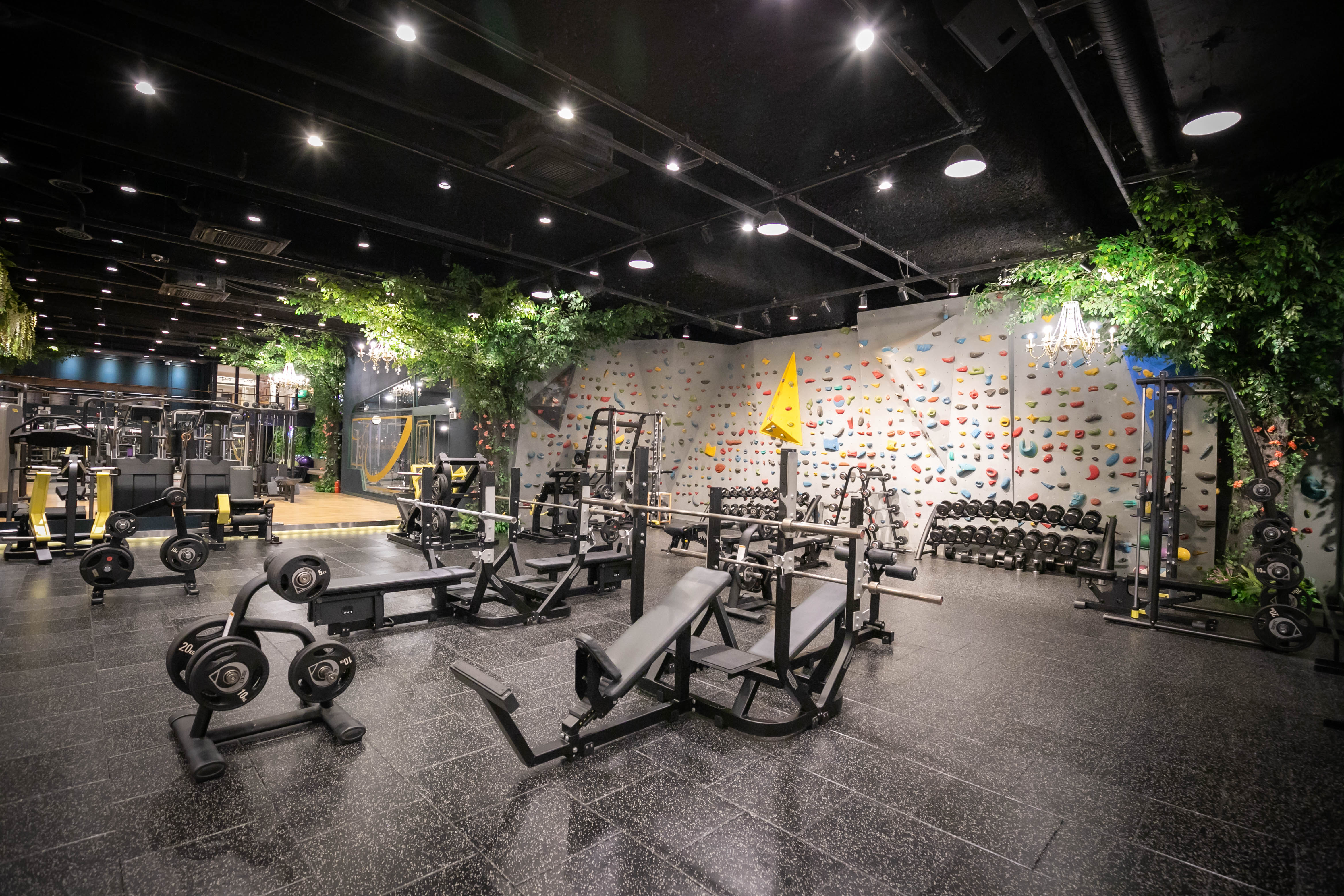 现代工业风格的健身中心设计-7