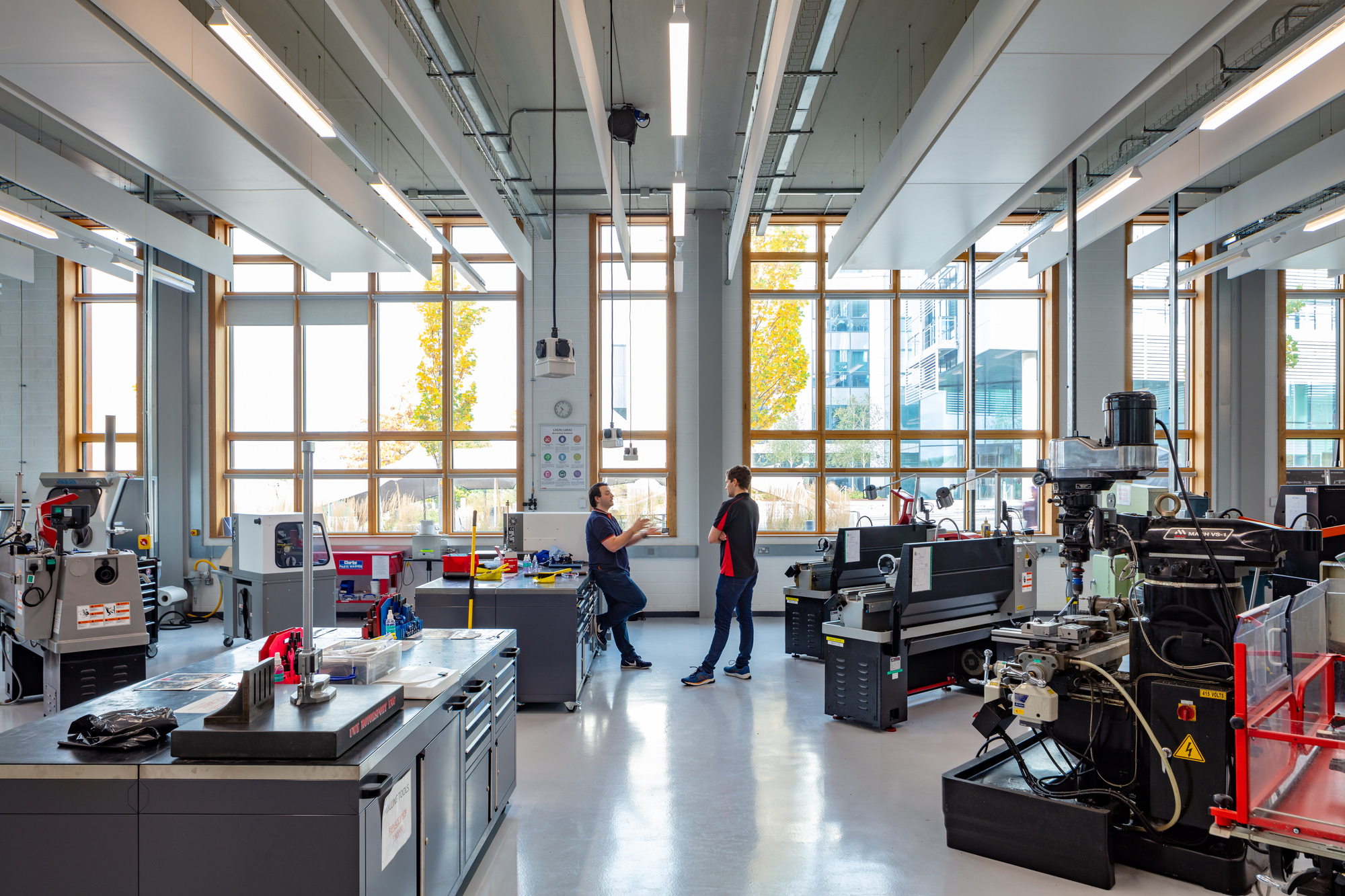 英国布里斯托大学工程学院丨AHR-45