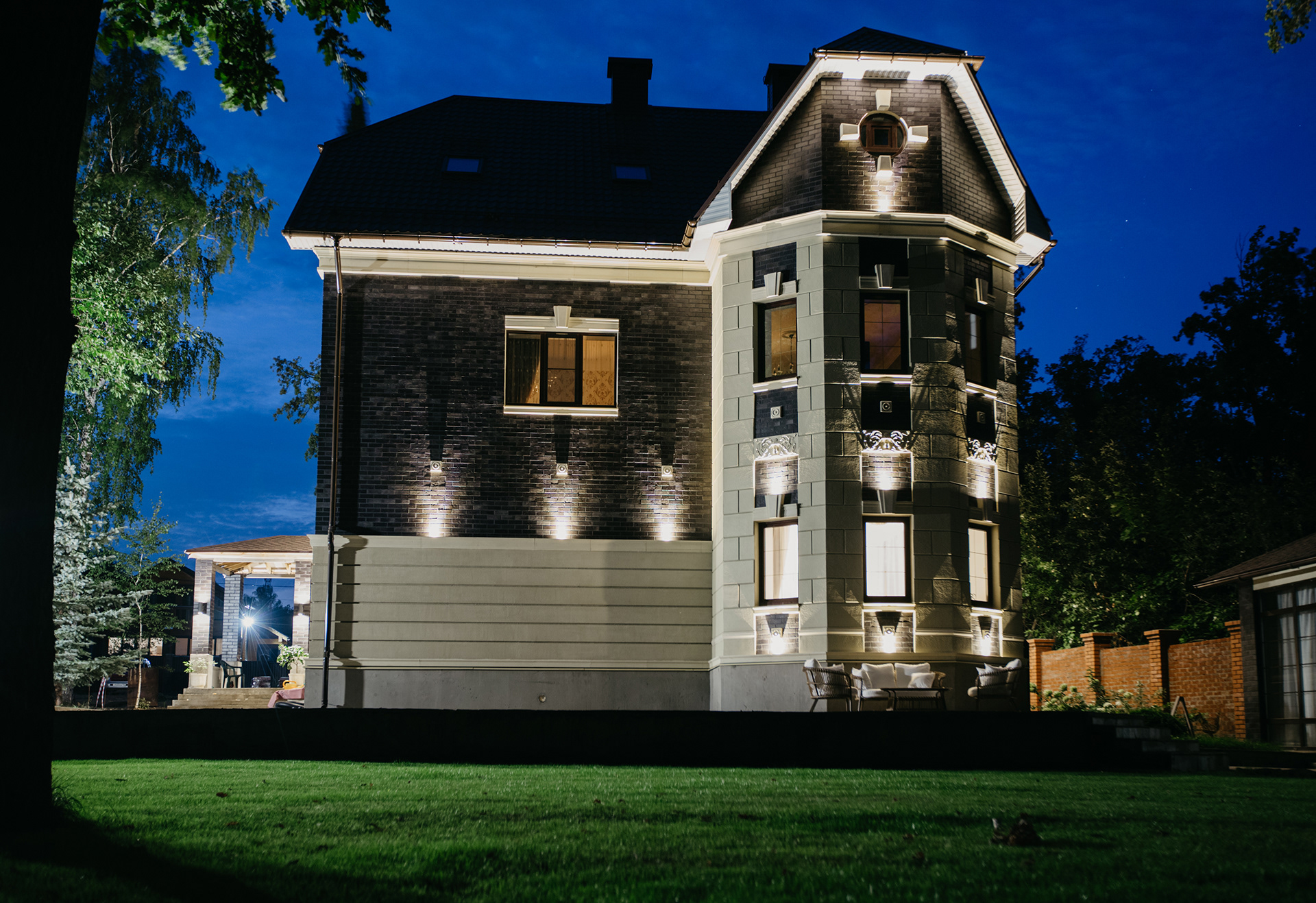 FACADES OF THE HOUSE IN YUMATOVO-11