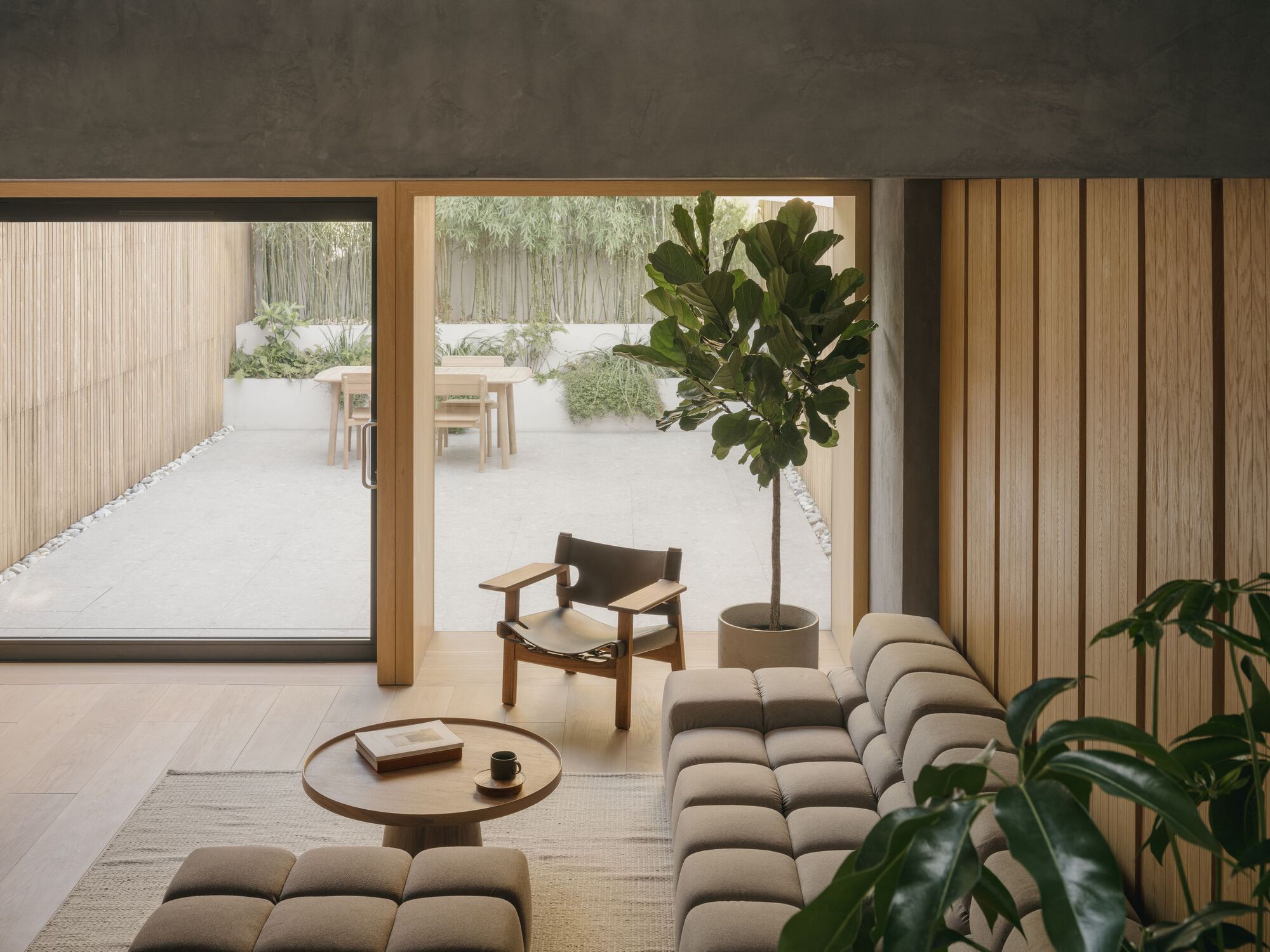 光隙间洒下光影的家庭住宅（注：komorebi是日语外来词，指从树叶缝隙间洒下的阳光） 丨英国伦敦丨ConForm Architects-40