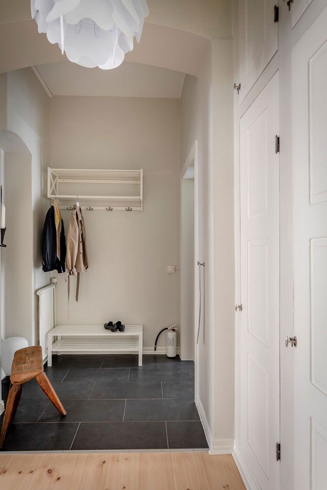 色彩斑斓的瑞典公寓 | 现代艺术装点生活空间-29