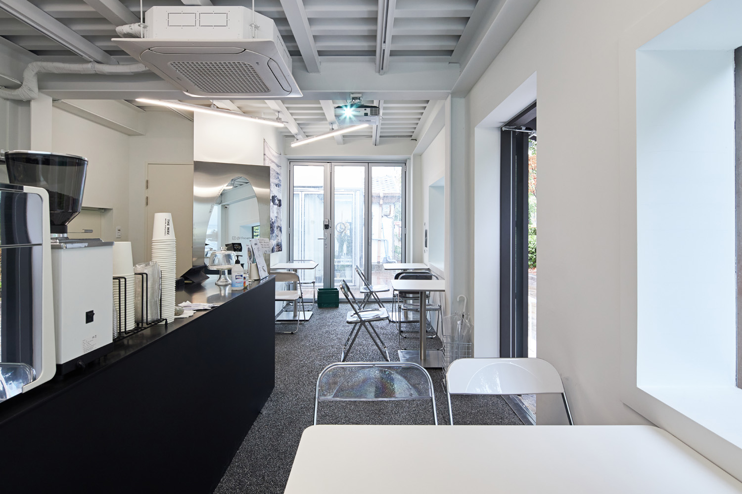 简约黑白设计 10 坪江南区咖啡厅装修报价-6