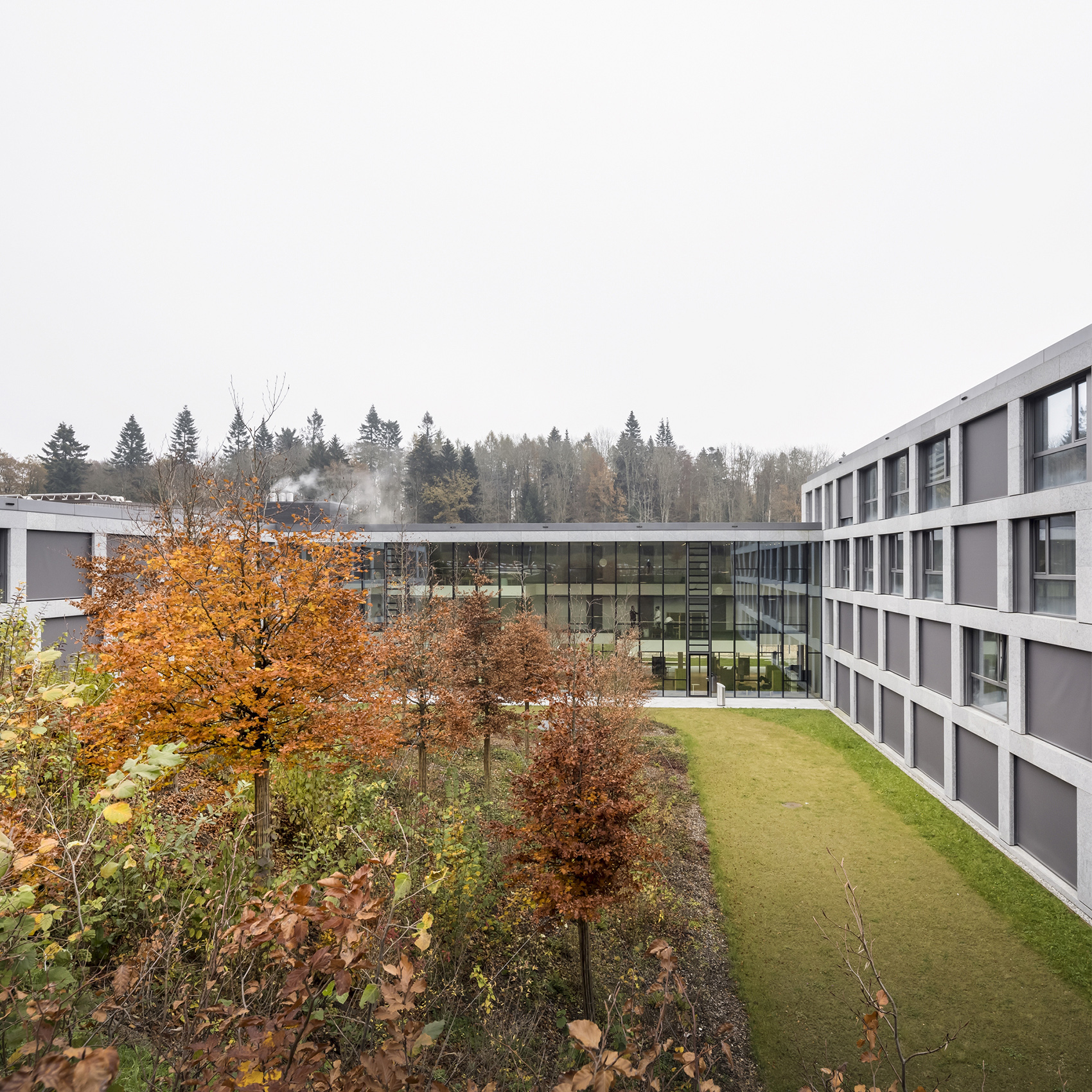 瑞士 EHL 酒店管理商学院丨IttenBrechbühl-5