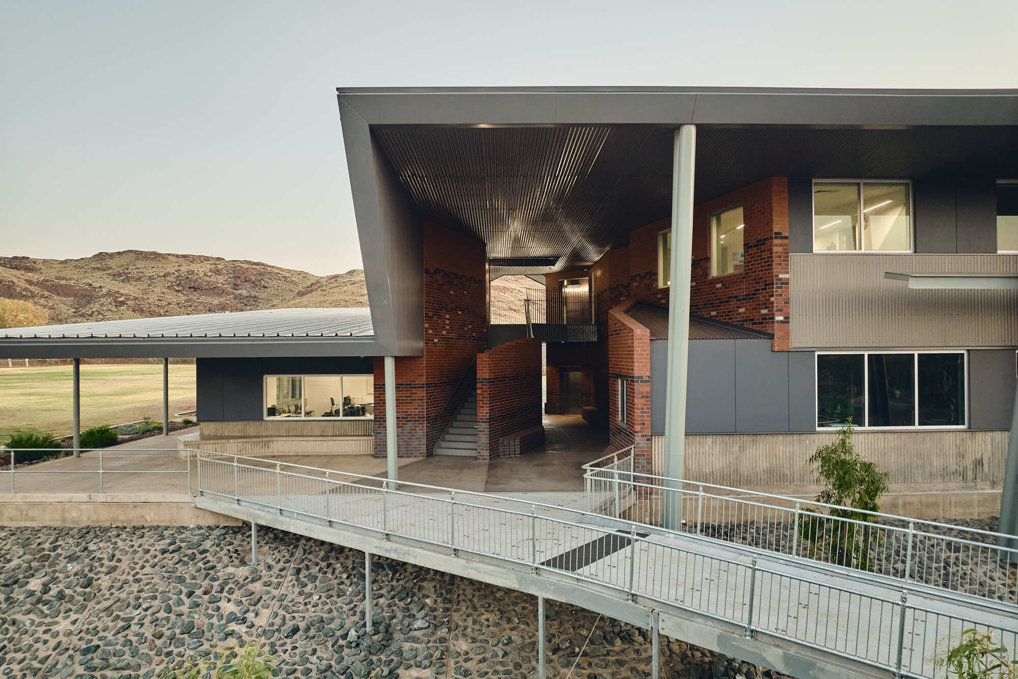Karratha Senior High School Technical Learning Facilities / iredale pedersen hook architects-23