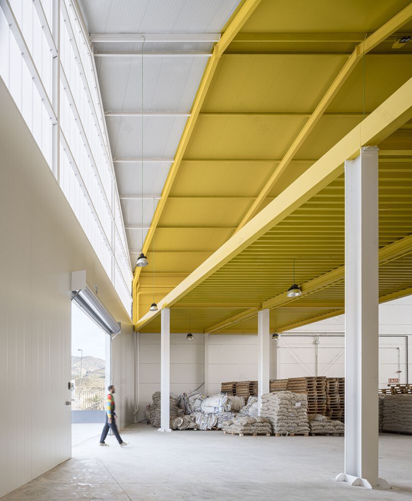 西班牙水果和蔬菜中心Raspa y Amagado建筑丨FORarquitectura-22