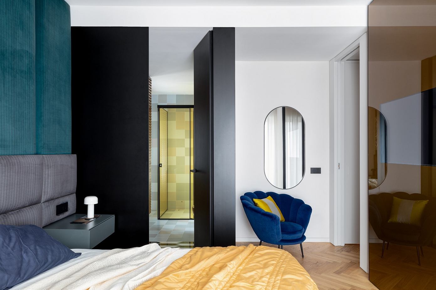 “New retro’:色彩与光影塑造的那不勒斯活力住宅丨意大利那不勒斯丨建筑师 Carmine Abate-5