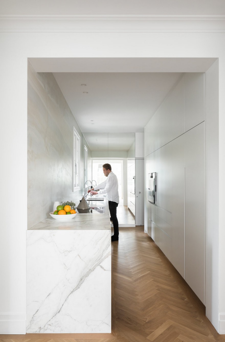 Stylish Minimalist Apartment with Spacious Open Spaces and Full of Light-10