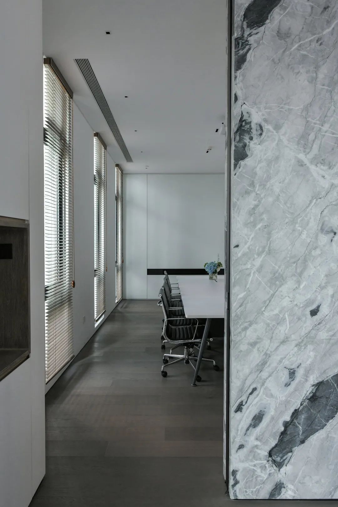 厦门徐绮设计事务所 | 现代简约的艺术办公空间-33