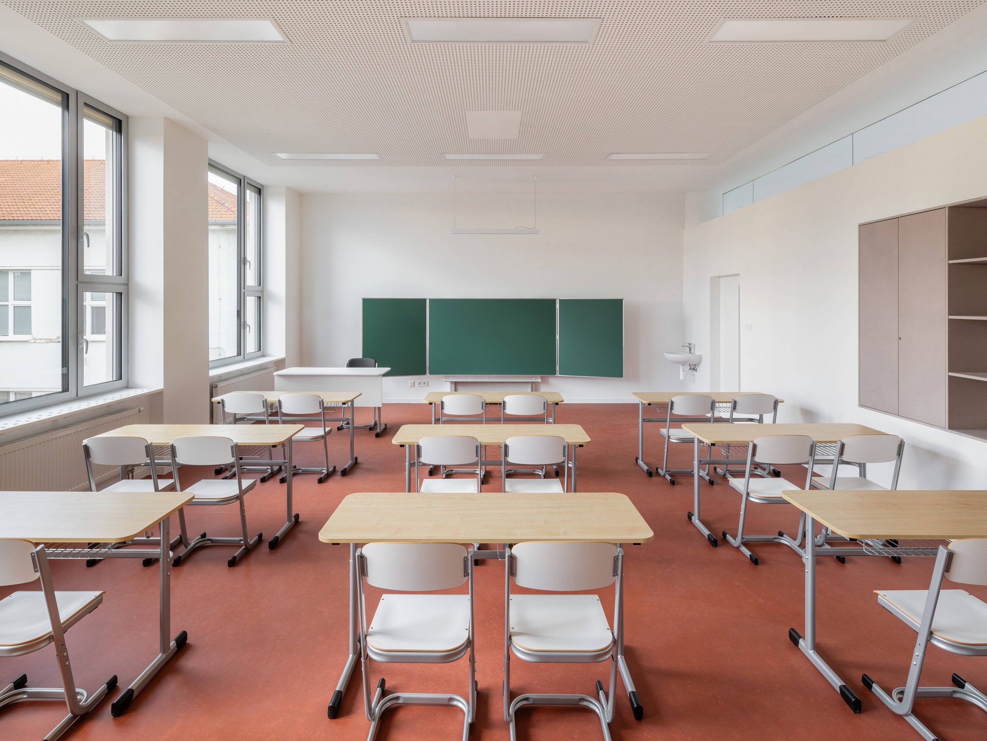 小学扩建  新学校亭阁与多功能厅丨斯洛伐克丨Bakyta architekti-47