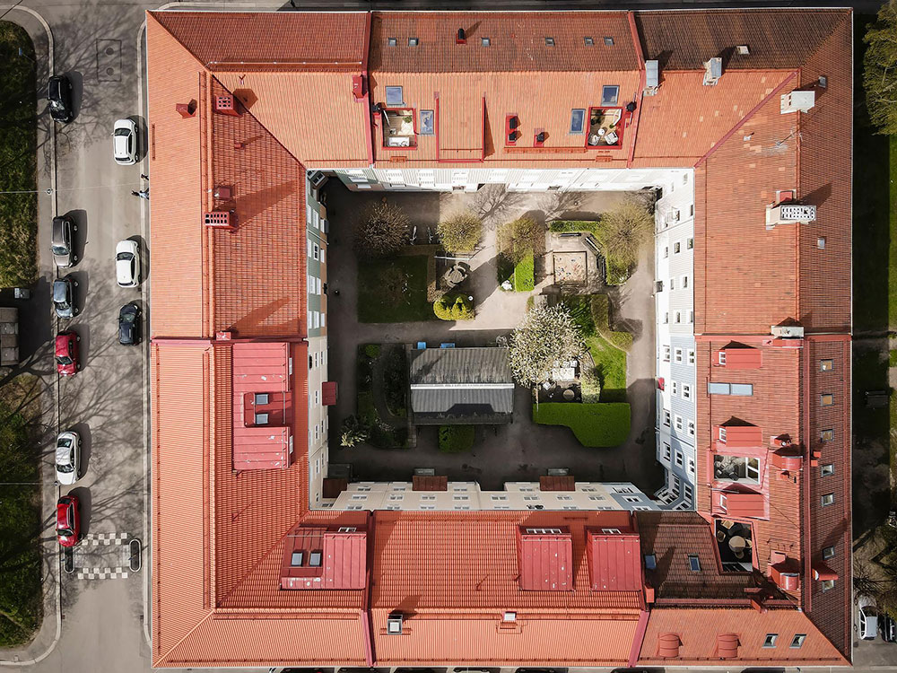 哥德堡带独立入口和露台的时尚公寓-42