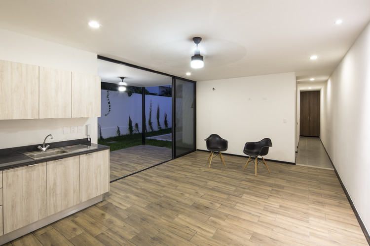 萨尔瓦多 150 号 | 混凝土与本土特色的共生住宅-24