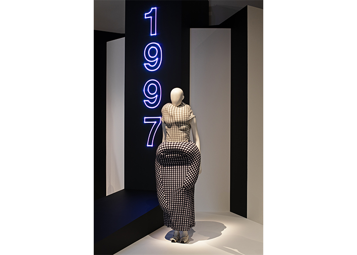 “1997,FASHION BIG BANG”展览丨法国巴黎丨Jean  Julien Simonot（建筑,场景设计）等-10