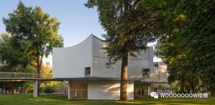 史蒂文·霍尔的冬季视觉艺术中心——融入自然的轻盈建筑-3