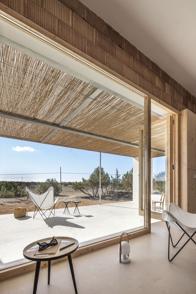 Small House on the Fabulous Island of Fomentera Designed by Marià Castelló-39
