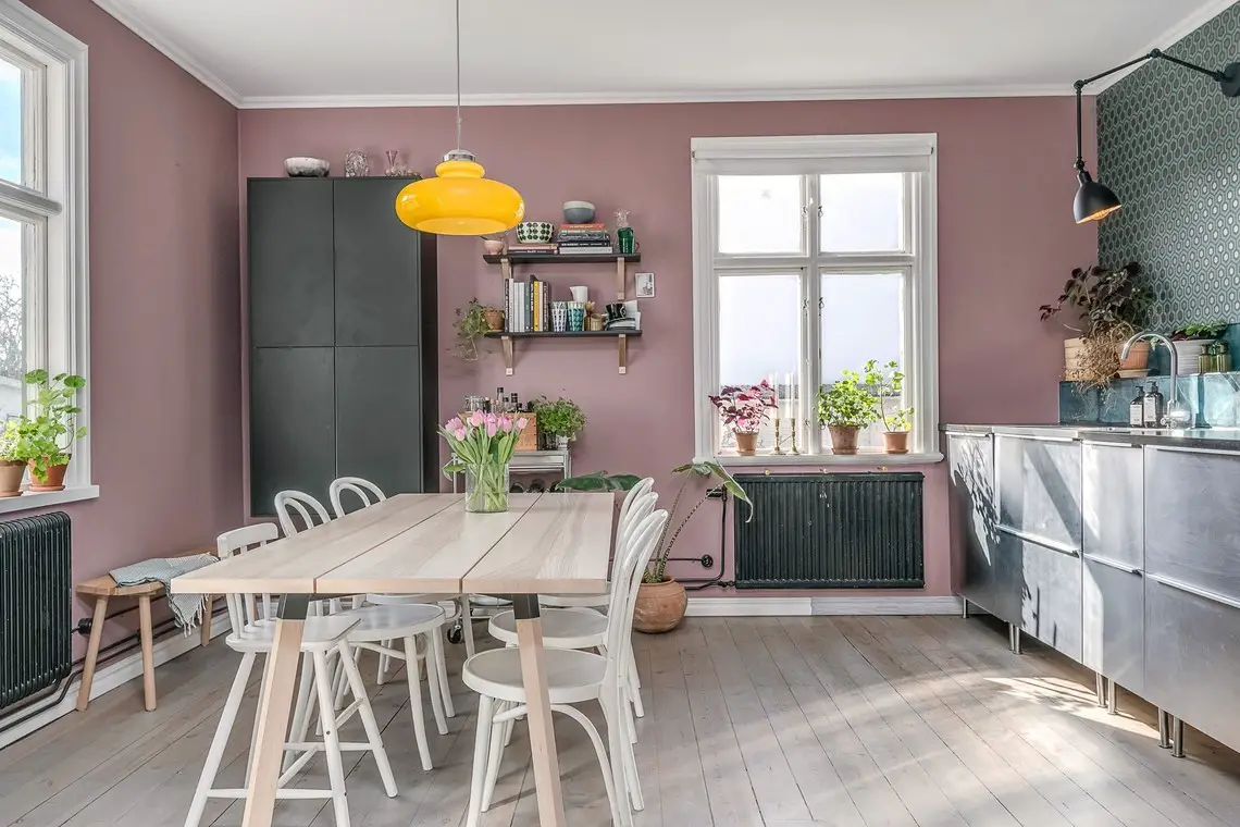 复古色彩的瑞典老屋厨房-8