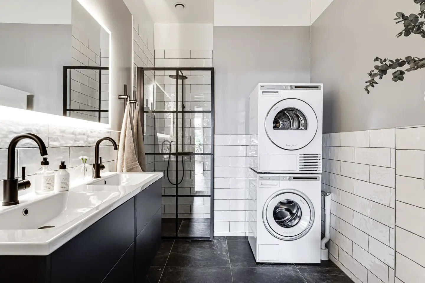 瑞典 115m2 河景公寓,古典与现代的完美融合-16